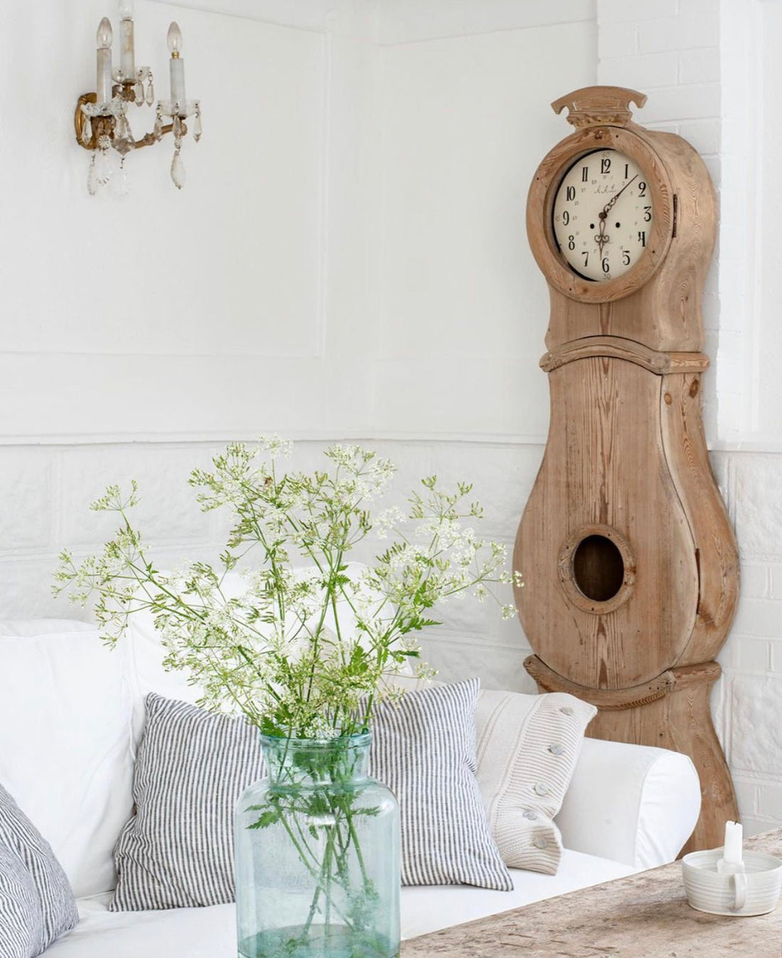 How To Make A Statement With A Stripped Wooden Mora Clock? - White & Faded